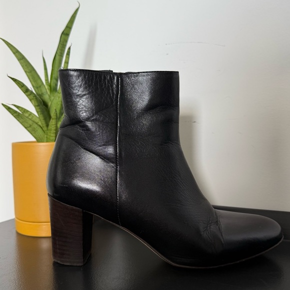 J Crew black leather Sadie ankle boots - size 8.5 - Picture 2 of 5